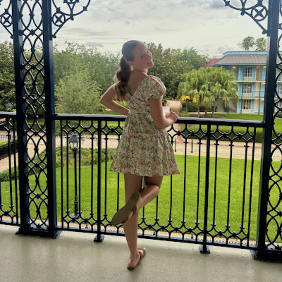 Meet your Posher, Harper - Picture 1 of 1